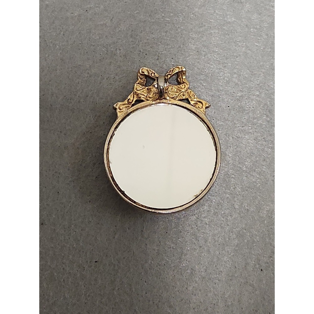 Vintage Metropolitan Museum Of Art Mirror Pendant - Picture 4 of 5